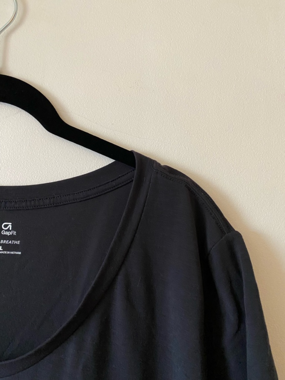 GAP Black Scoop Neck Short Sleeve Tee